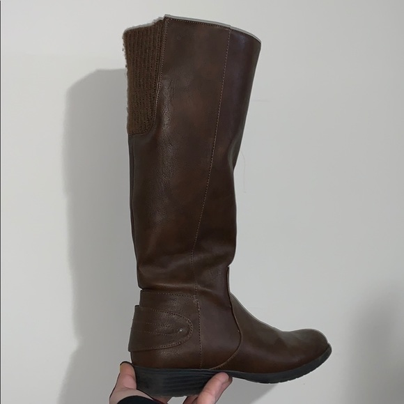 Knee high boots - Picture 1 of 2